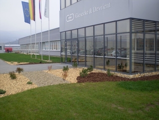 Giesecke&amp;Devrient Nitra – výrobná hala s administratívou, novostavba